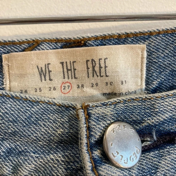 WE THE FREE Sz 27 Raw Hem Button Fly Denim Jean Shorts - Picture 2 of 9